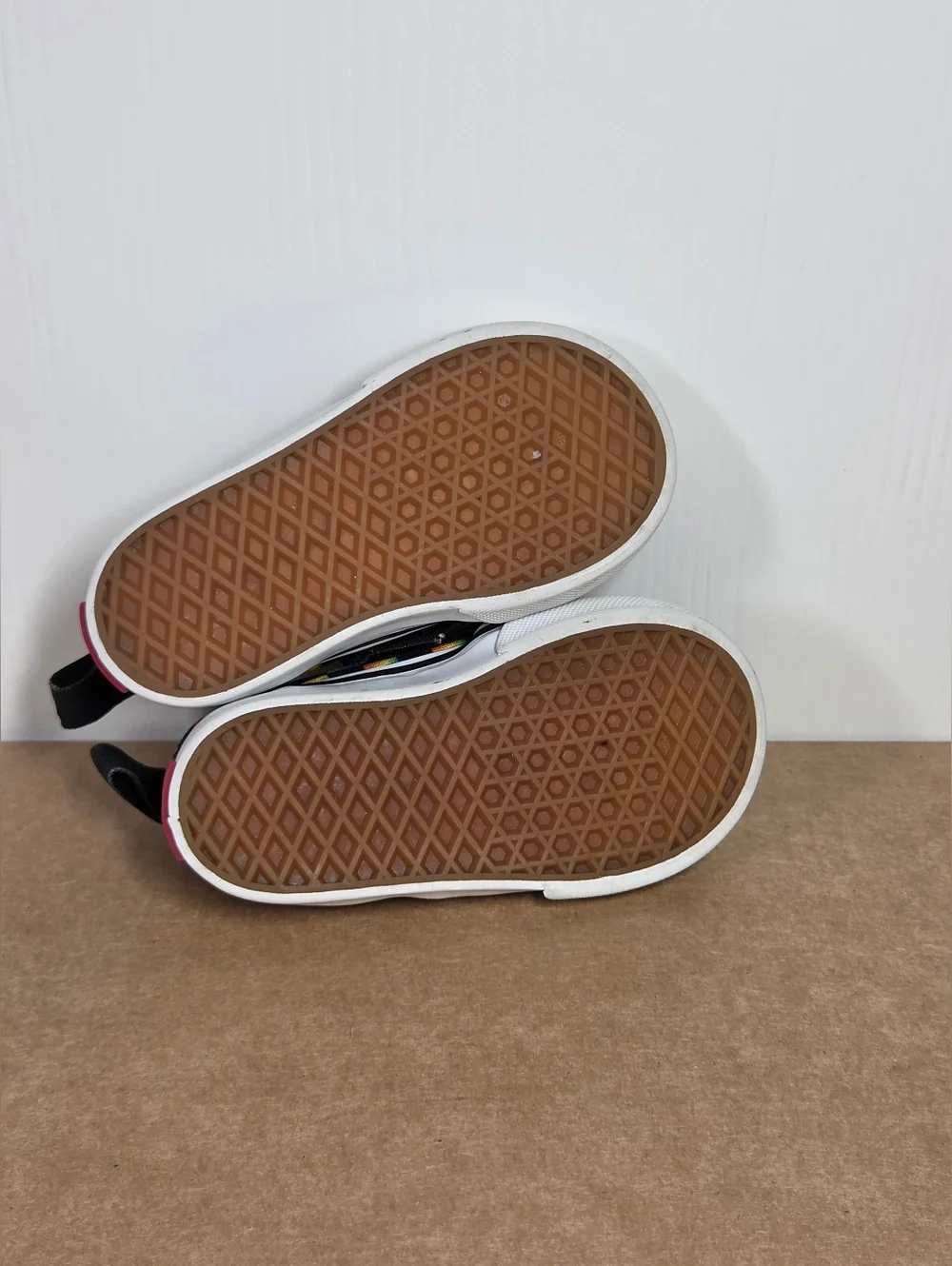 Vans Toddler Slip On V Gradient Rainbow/Check black Shoes Sz 4